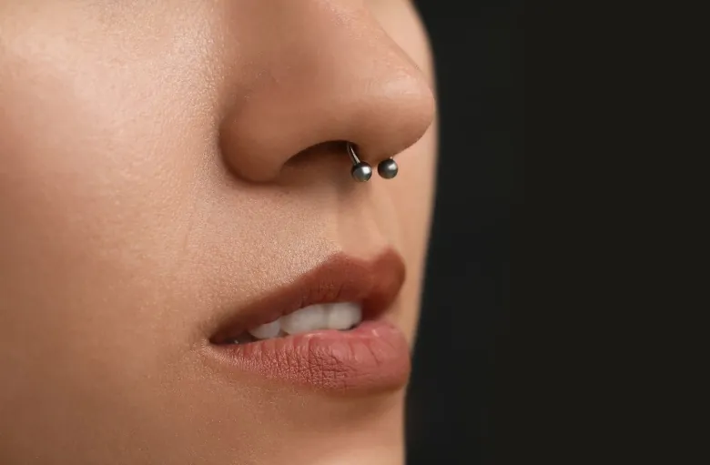 piercing demi anneau boules nose